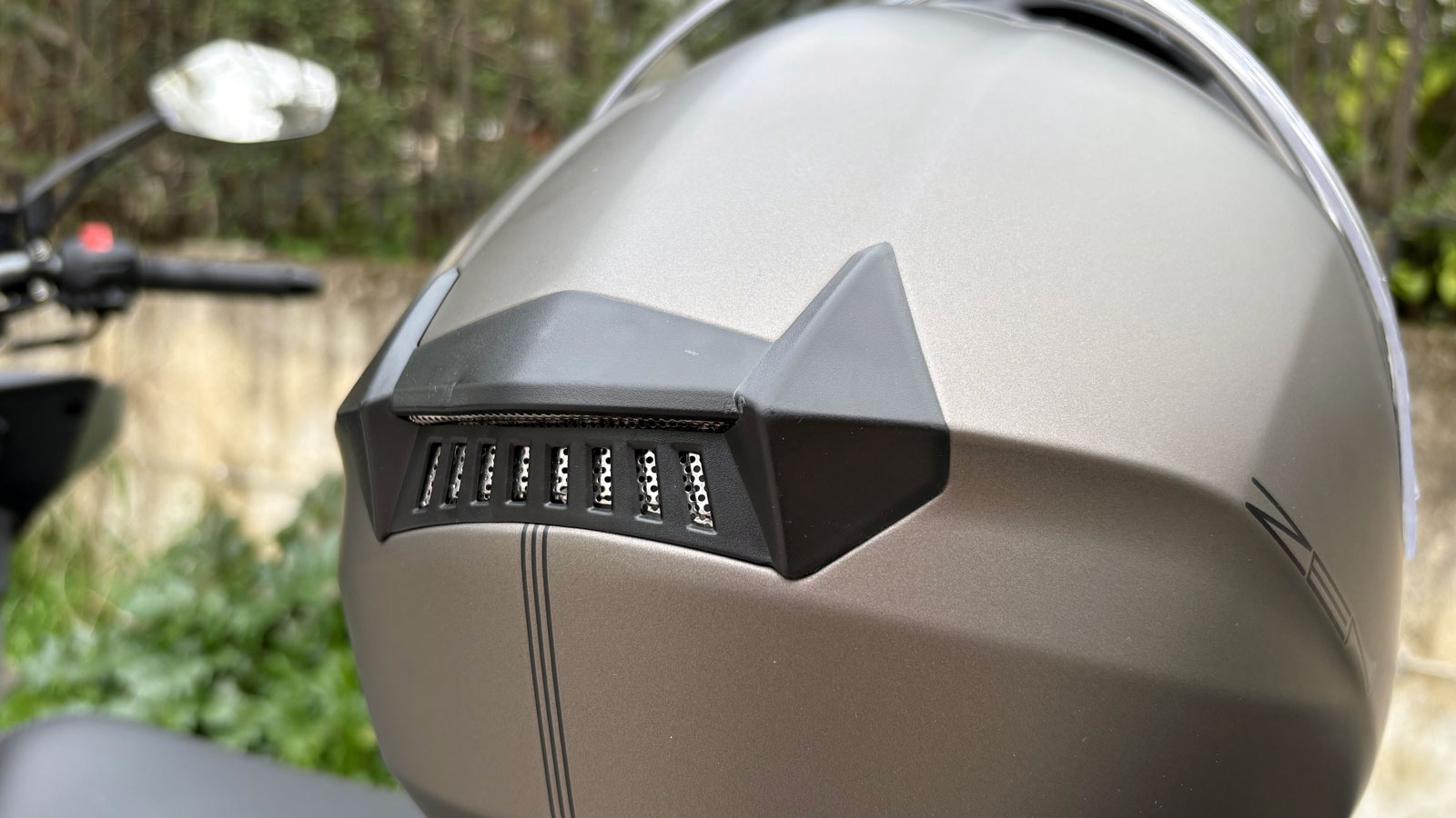 Test κράνος Zen 918: Ανοιγόμενο, γεμάτο features, στα 104 ευρώ